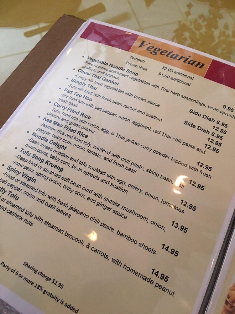 Chow Thai Cuisine меню